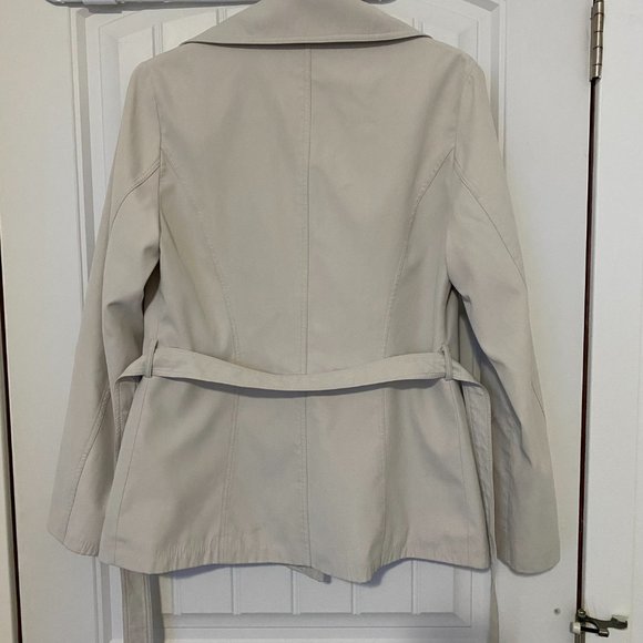 Dolce & Gabbana Cream Neutral Coat with Waist Tie - Picture 2 of 4